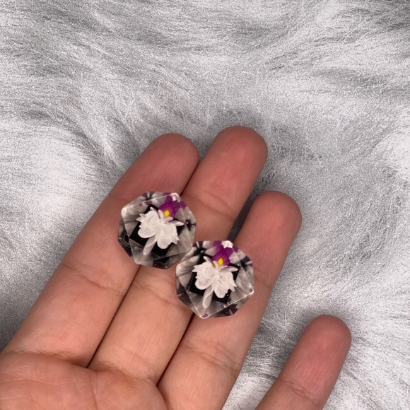 Jewelry - Vintage Lucite Orchid Floral screw on earrings - Vintage